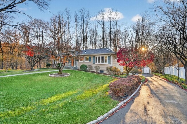 Building Photo - 350 Spring St