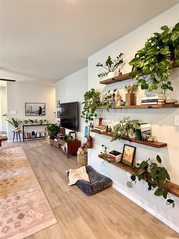 Foto del edificio - 5216 Lomasso Dr