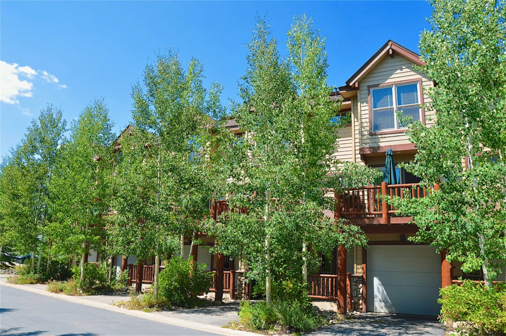 Primary Photo - 102 Sawyer Cir