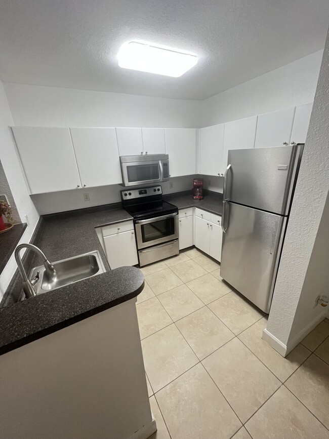 Building Photo - 304 E South St