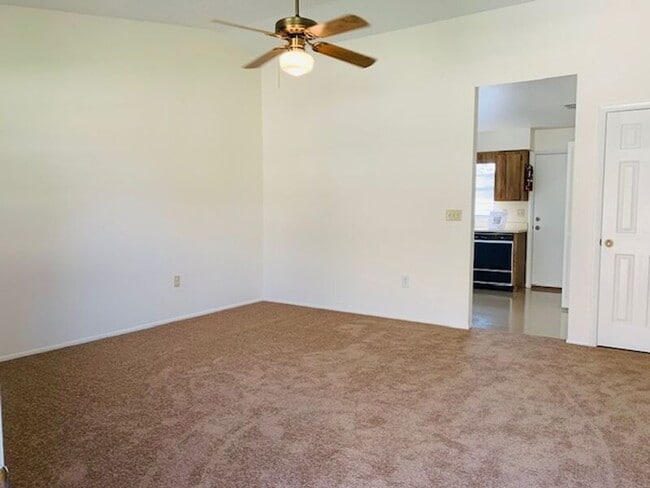 Building Photo - 3931 Spoonbill Ct