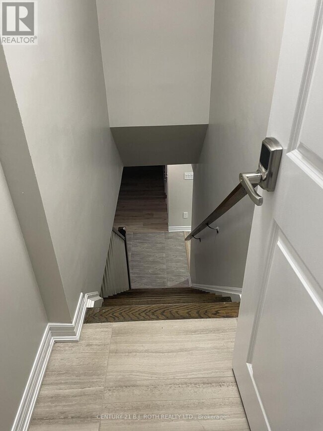 Photo du bâtiment - 225 Cox Mill Rd