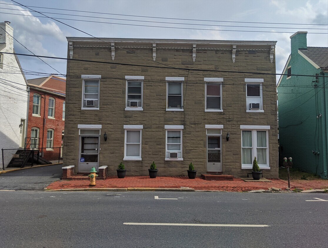 Front - 246 W Patrick St