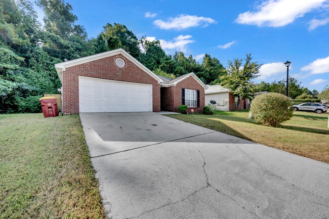 Foto del edificio - 6745 Lakes Edge Ln
