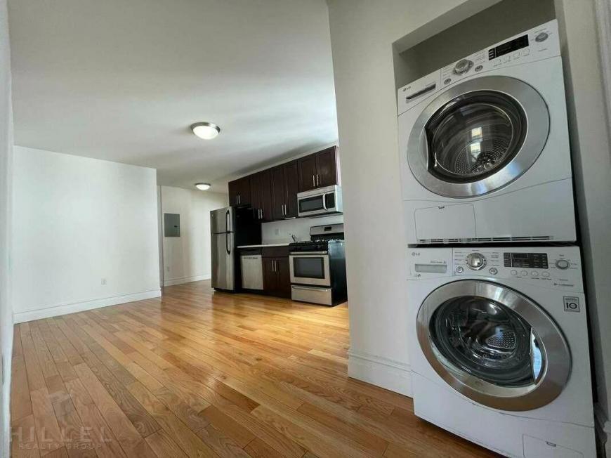 Foto principal - 1 bedroom in ASTORIA NY 11106