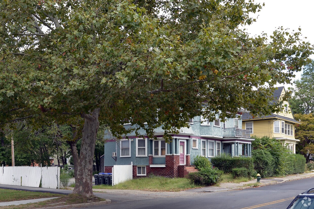 Building Photo - 104 Olney St