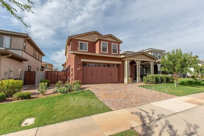 Building Photo - 3130 E Sagebrush St