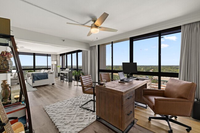 Foto del edificio - Ceiling to Floor Bayshore Views at The Mon...