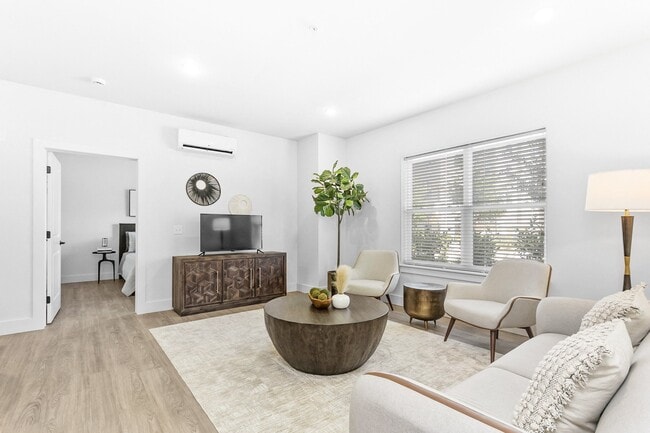 Building Photo - The Pike Apartments