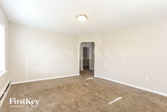 Building Photo - 3505 N Lewis Ave