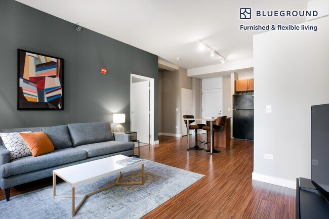 Building Photo - 63 E Lake St
