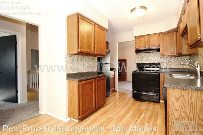 Building Photo - 3 br, 2.5 bath House - 9009 Aurora Avenue