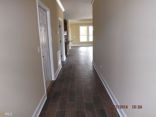 Building Photo - 123 Miller Ct