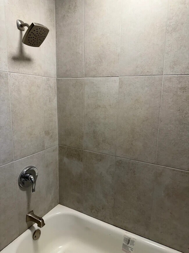 Foto del edificio - 1752 W Oak St