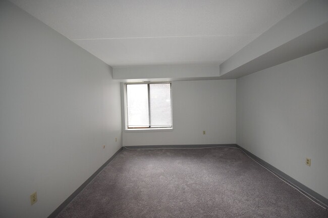 Building Photo - 1243 Beacon St