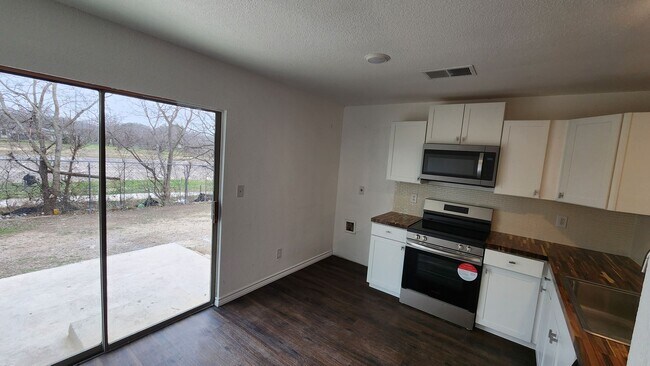 Foto del edificio - Charming 3bd, 2 ba Home for Rent in Arroya Vista Subdivision