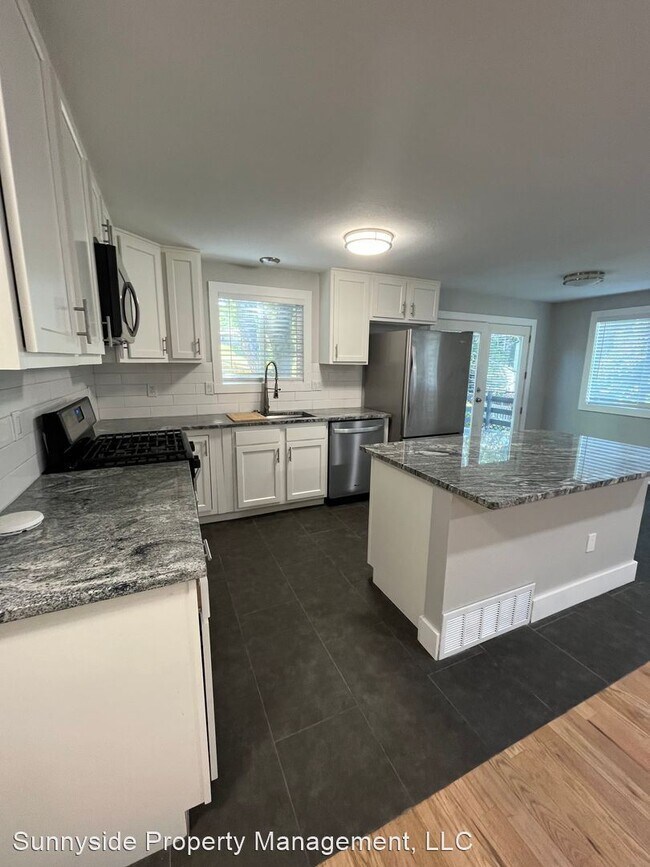 Foto del edificio - 4 br, 3 bath House - 4470 W. 109th Place