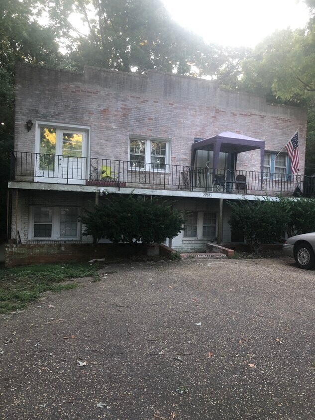 Primary Photo - 22575 Washington St