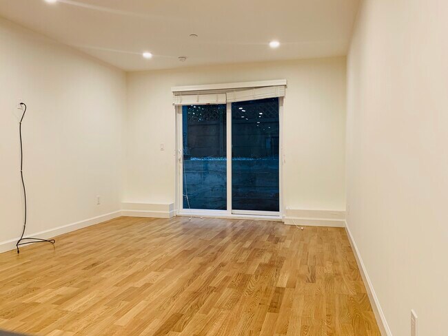 Building Photo - 644 Natoma St