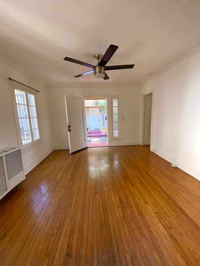 LIVING ROOM - 7288 1/4 Fountain Ave