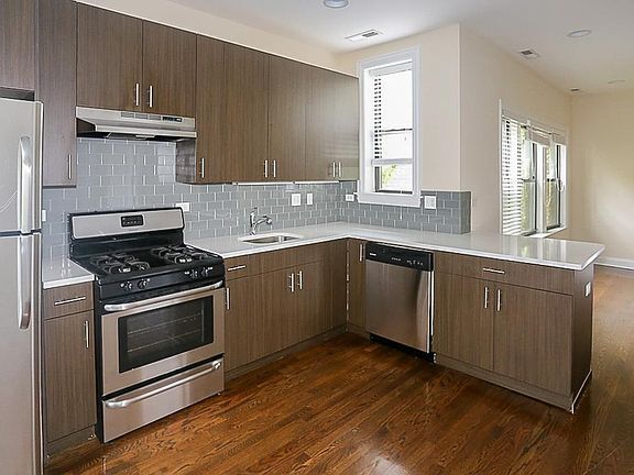 Foto del edificio - 3709 N Wilton Ave