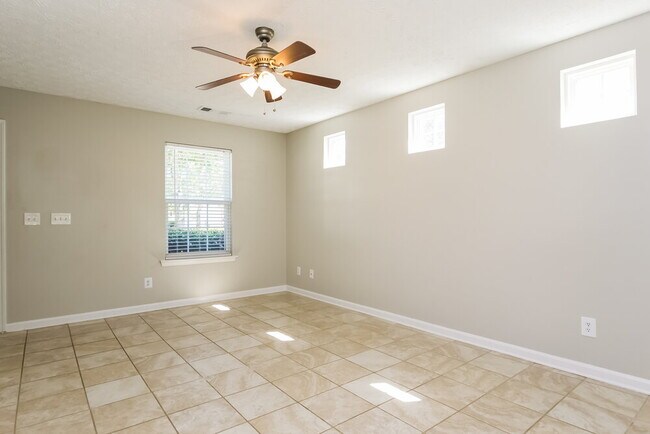 Building Photo - 235 Osmanthus Way