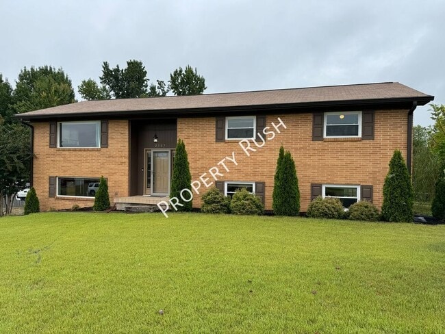 Building Photo - 2307 Arroyo Dr