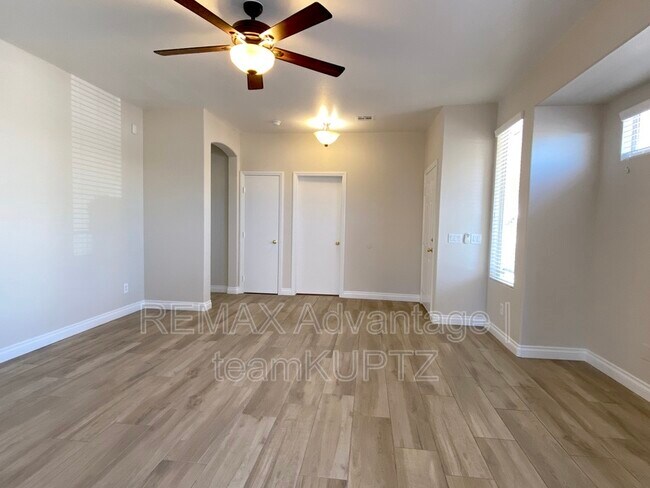Foto del edificio - 678 Turtlewood Pl