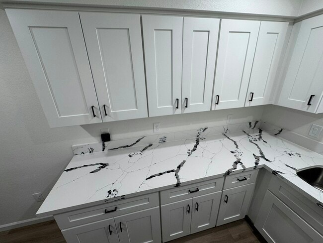 Building Photo - 2124 N Glenn Ave