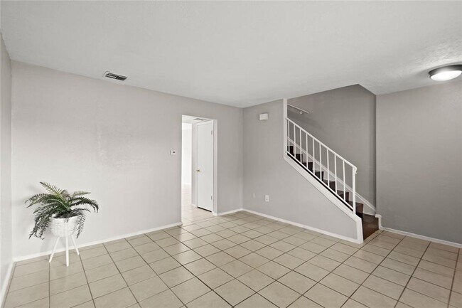 Building Photo - 12873 High Star Dr