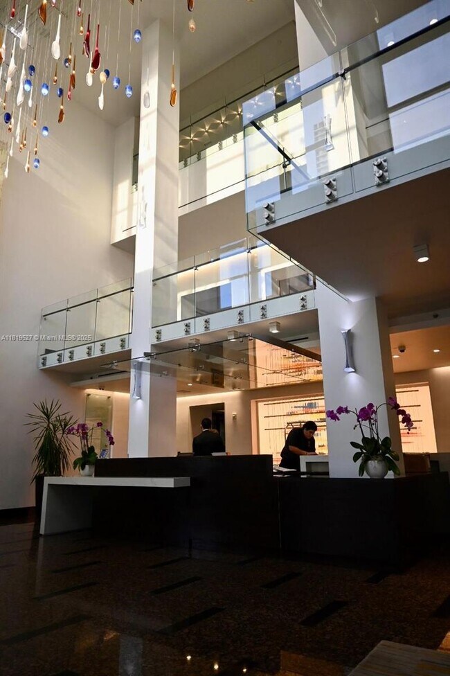 Building Photo - 1581 Brickell Ave