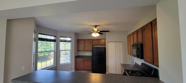 Building Photo - 859 Summit Creek Dr