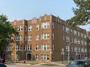Building Photo - 4300 W Shakespeare Ave