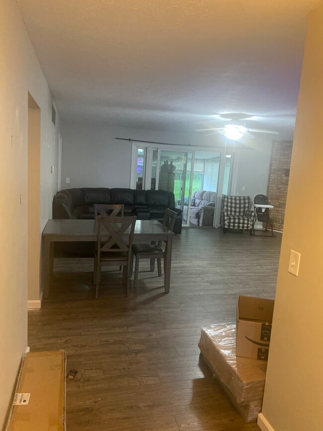 17505 Drake Rd Unit 17505, Strongsville, OH 44136 Condo for Rent in