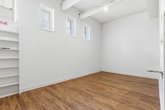 Foto del edificio - 2837 Cambridge St