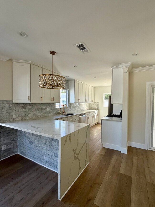 Foto del edificio - 10622 McVine Ave