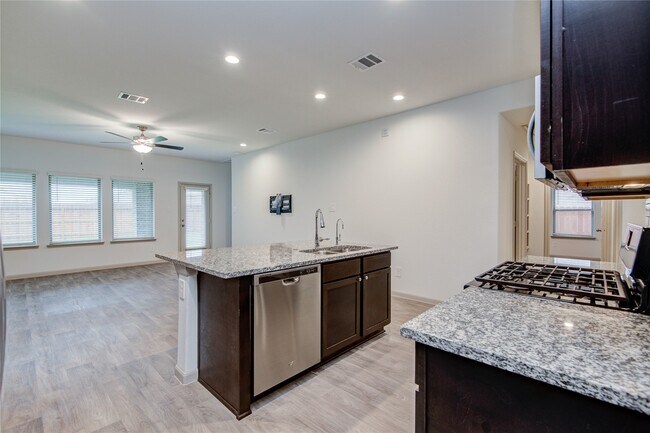 Foto del edificio - 3507 Telford Ln