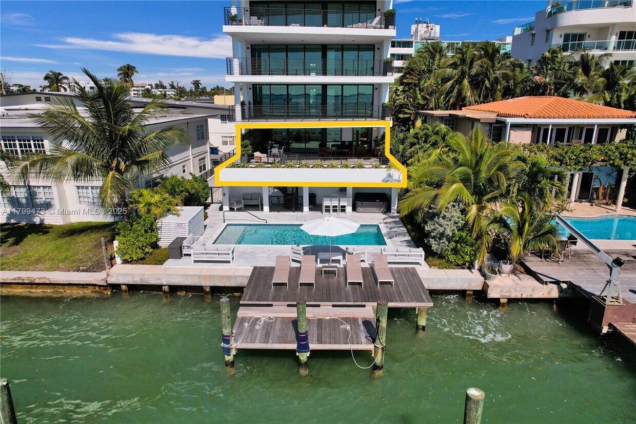 Foto principal - 1930 Bay Dr