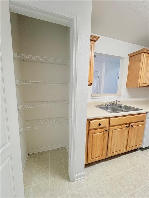 Foto del edificio - 6475 White Walnut Way