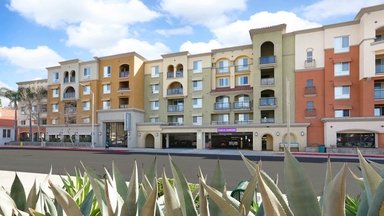 City Pointe Apartments Fullerton, CA