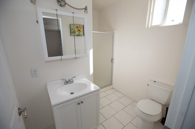 Primary Bathroom. - 4534 Edgewood Pl
