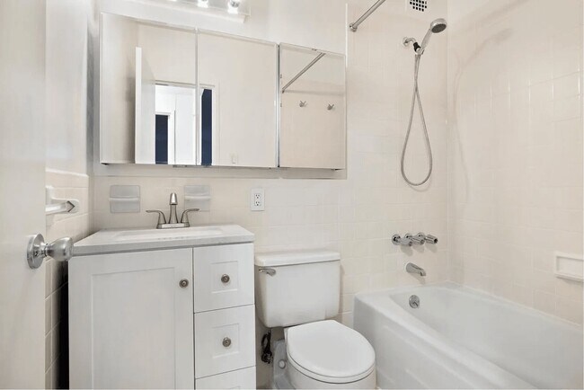 Foto del edificio - 402 E 90th St