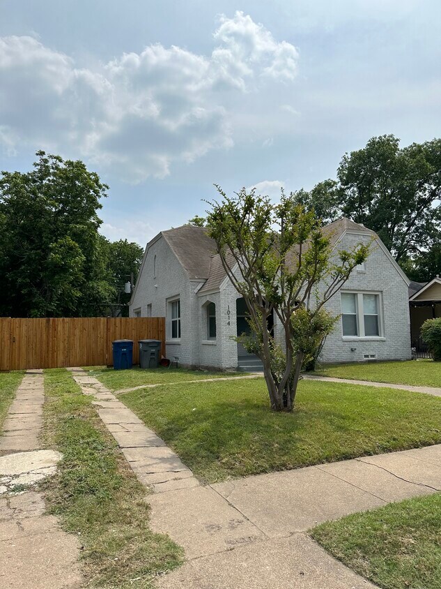1014 Strickland St, Dallas, TX 75216 House Rental in Dallas, TX
