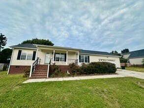 Building Photo - 228 Northview Dr