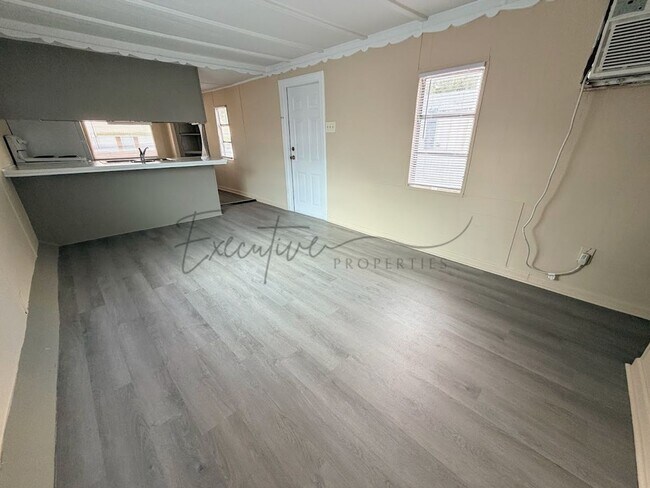 Foto del edificio - Affordable Sulphur 1-Bedroom with Bonus Room