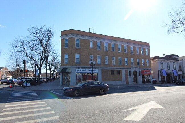 Foto del edificio - 951 Farmington Ave