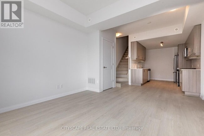 Photo du bâtiment - 1010 Portage Pkwy