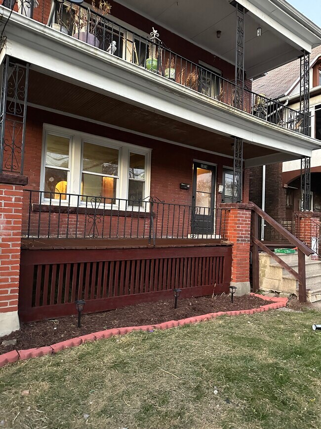 Building Photo - 1876 Weston Ave