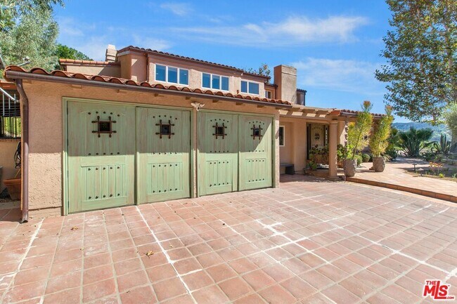 Building Photo - 24409 Voltara Ct