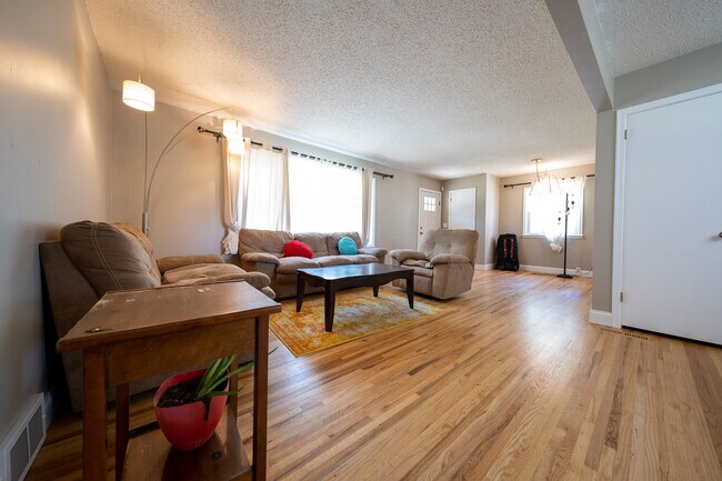 Foto del edificio - 9924 Columbus Ave S